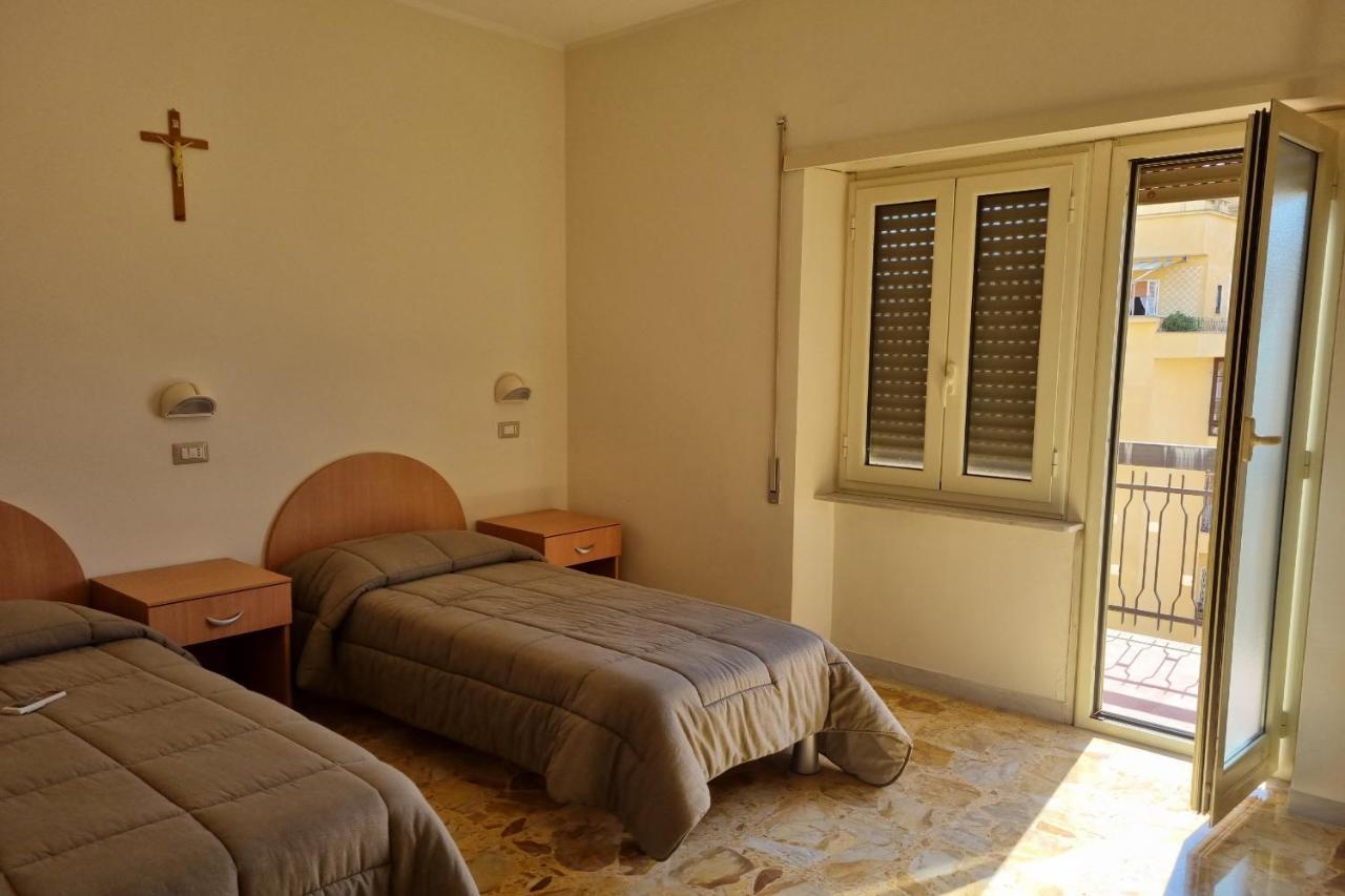 Palazzo Sant'Antonio Hotel Rome Bagian luar foto